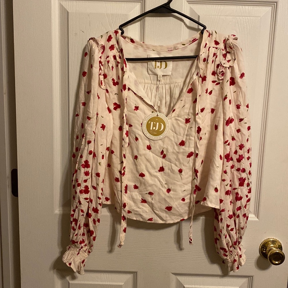 NWT The JetSetDiaries Falling for you Blouse (XS)